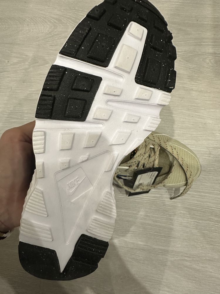 Нови Nike Huarache 36.5 с етикет