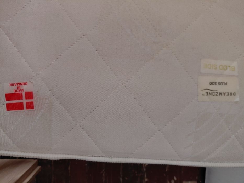 Електрическо медицинско легло