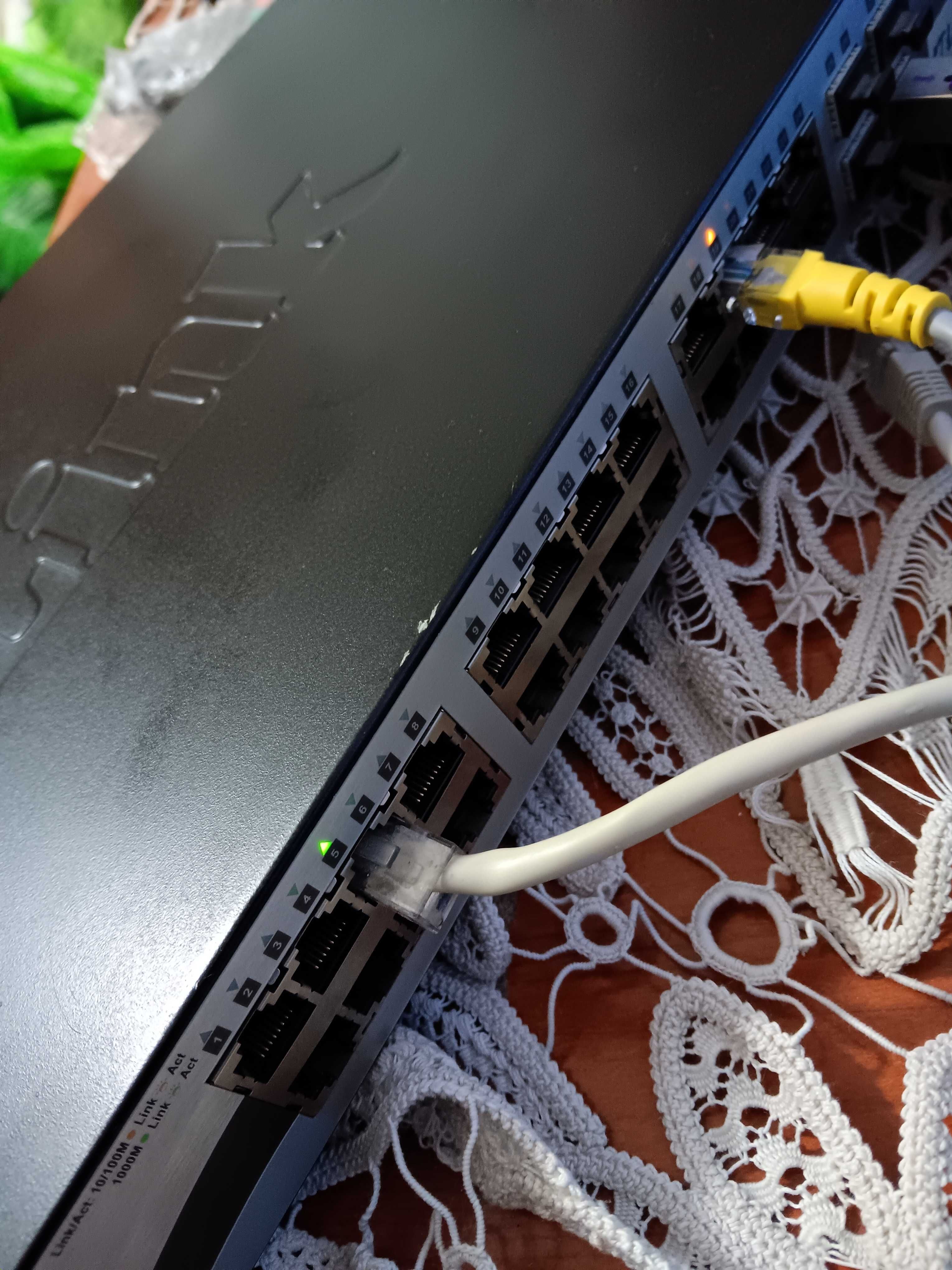 Web Smart Switch D-link DGS-1210-28