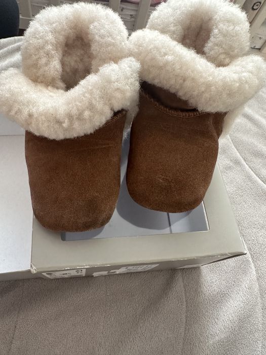 Бебешки ботушки UGG 18 номер