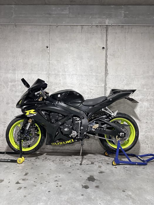Suzuki GSXR 600 K7