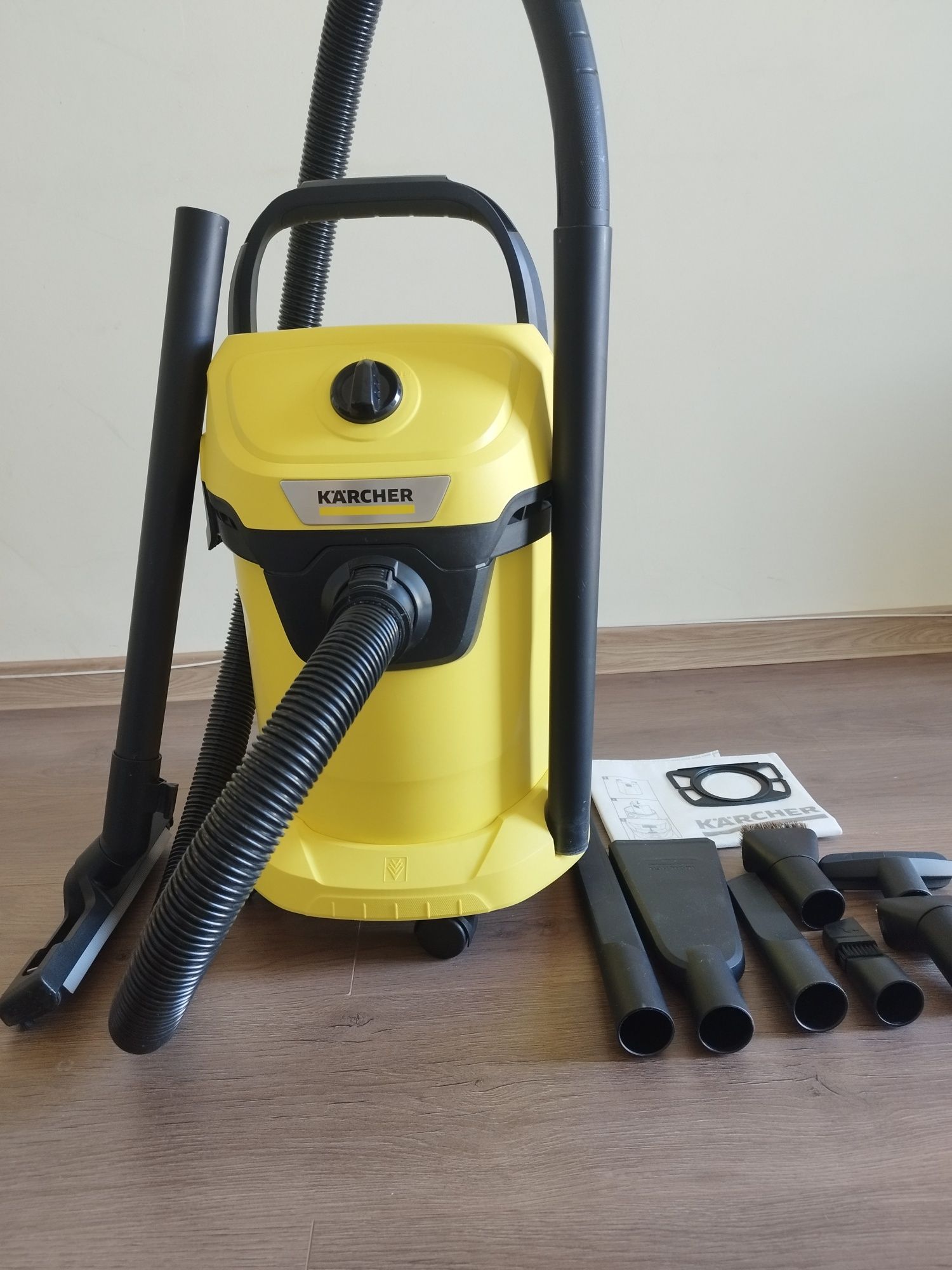 Мултифункционална прахосмукачка Karcher WD 3 V-17/6/20 Car