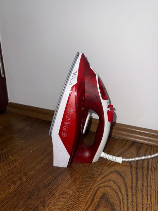 Fier de călcat TESLA