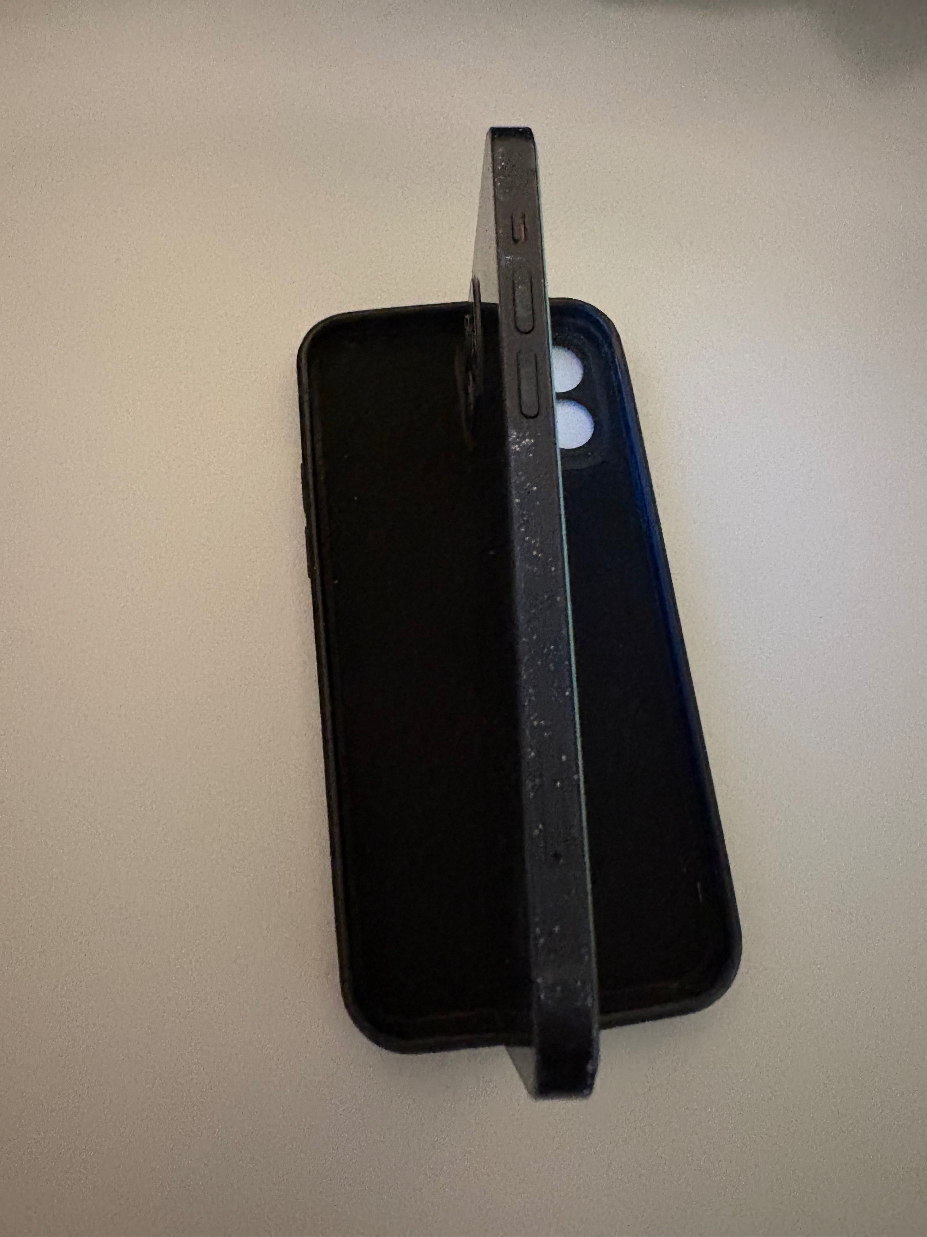 Iphone 12 - 64GB , 79% батерия, много добро състояние