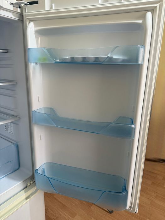 Холодильник Бирюса