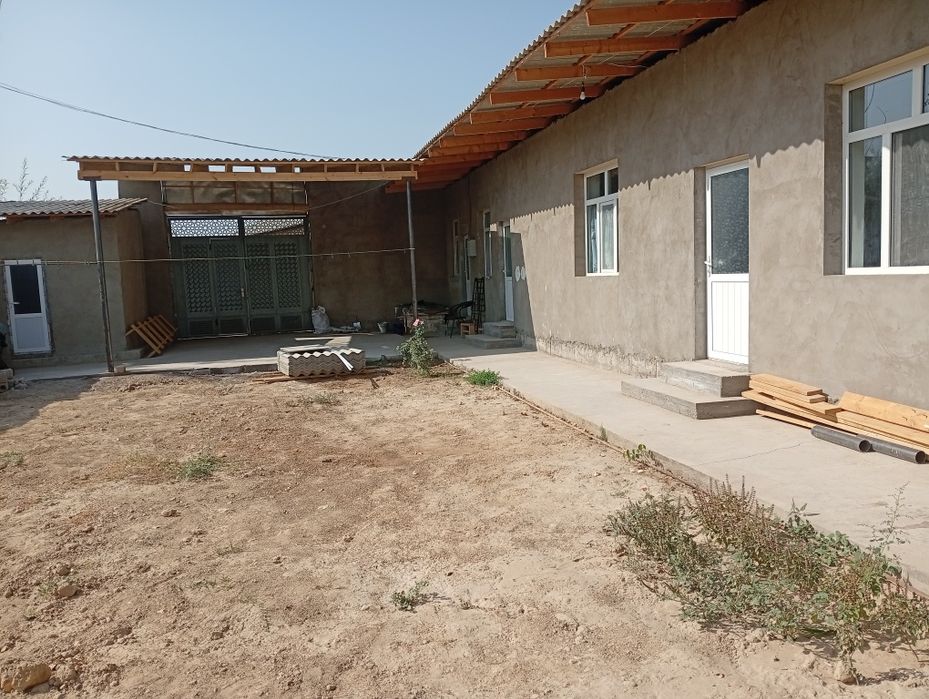 Yangi qurilgan xovli sotiladi