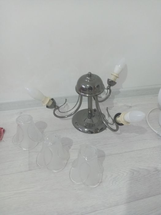 Продам люстру хорошем состоянии все работает