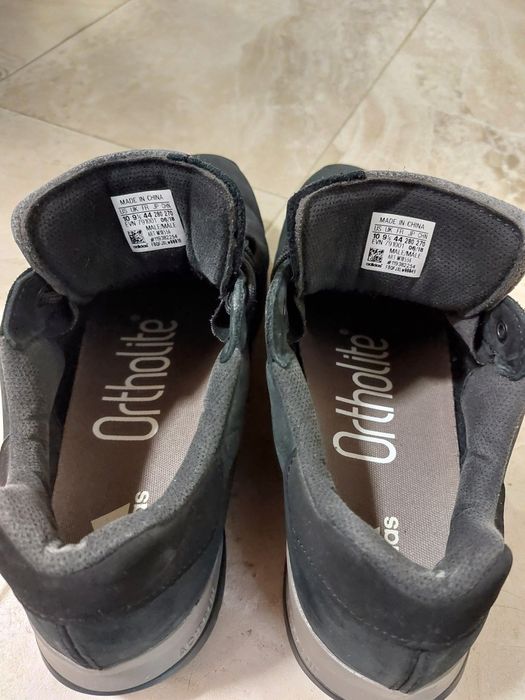 Продавам мъжки спортни обувки adidas