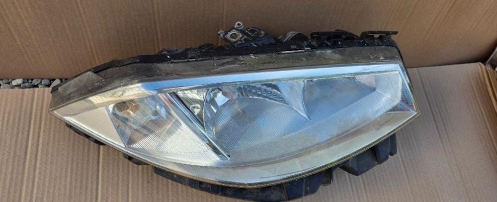 Vând  far dreapta Renault Megane 2 (2004–2006) Valeo original