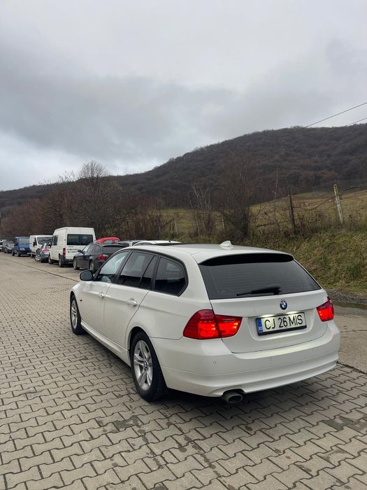 Vând Seria 3 Touring an 2012