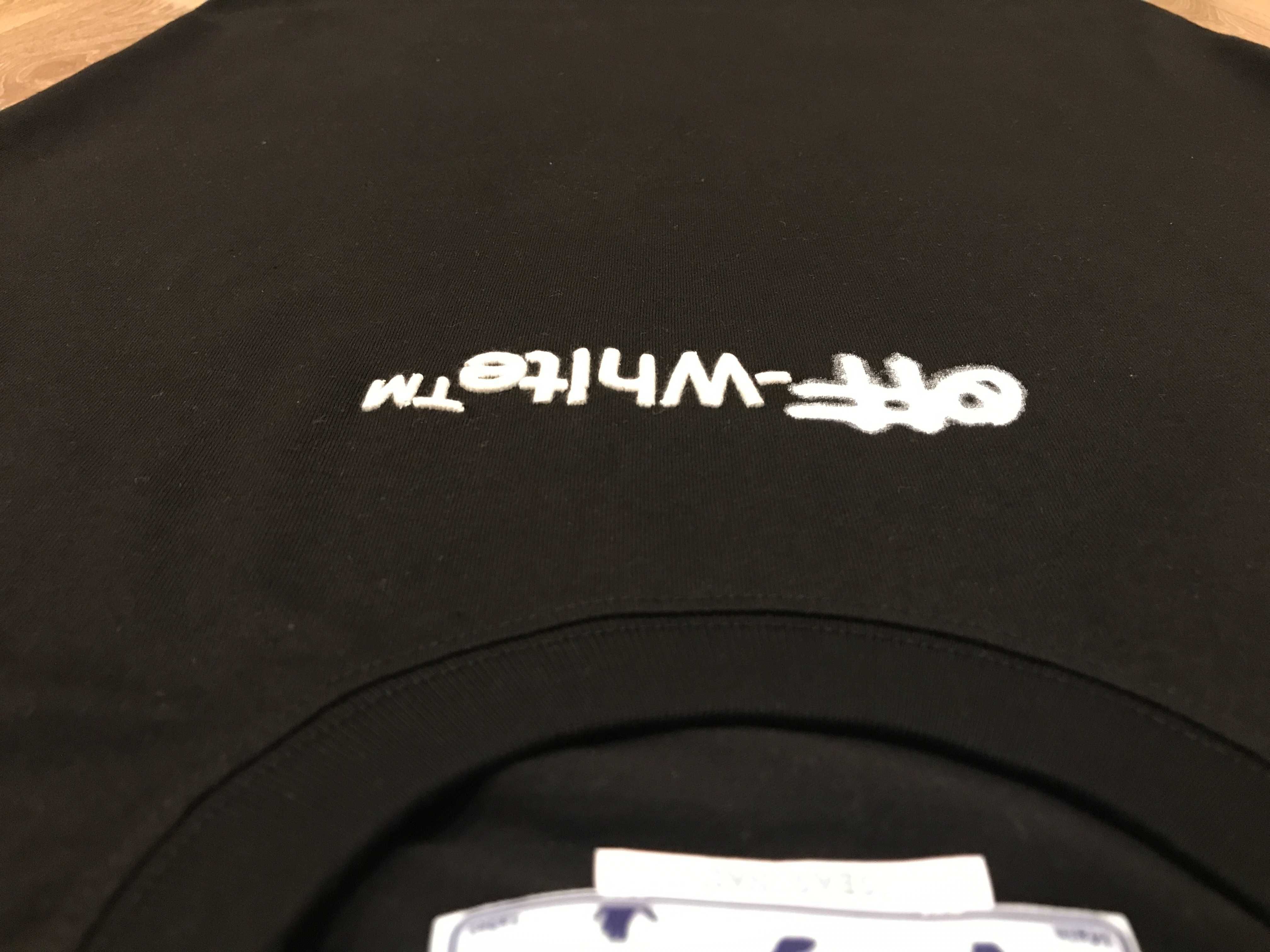 OFF-WHITE™ Spray Helvetica лого принт, черна, размер: XL