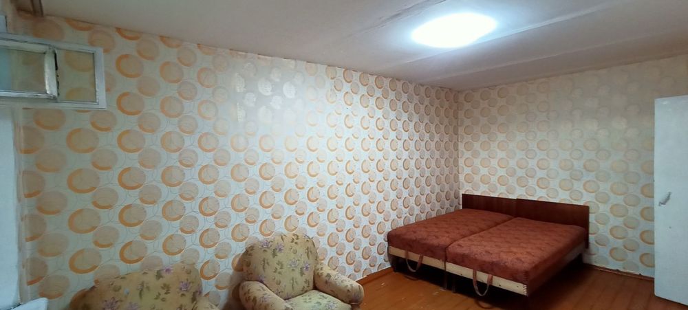 Без ремонта Квартира 1 комната 1 этаж Улан в середине дома