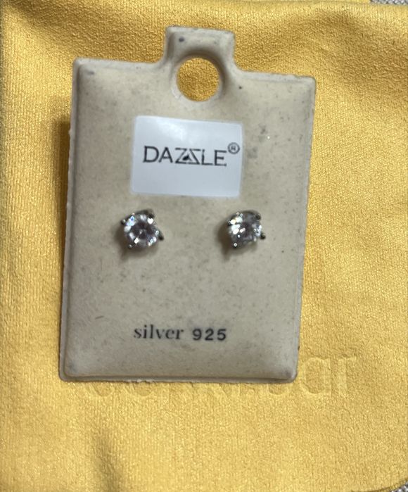 Продам пусеты, из серебра 925 пробы, привезла с Эмиратов