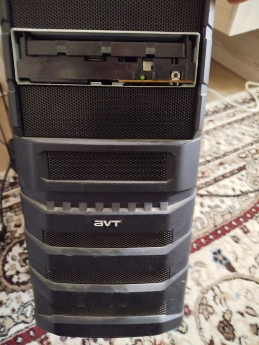 Компьютер с монитором с колонками всё рабочее