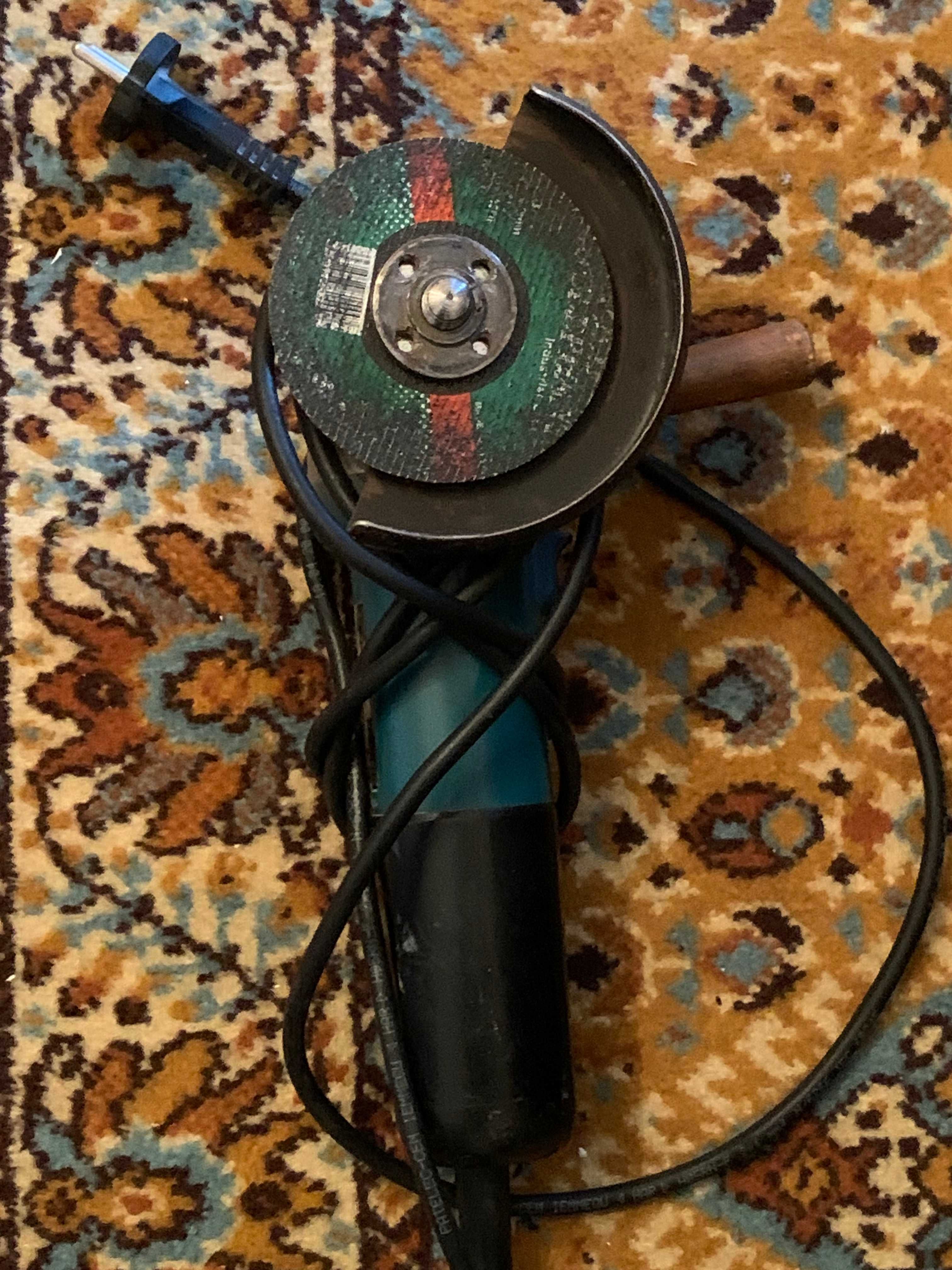 Polizor model mic