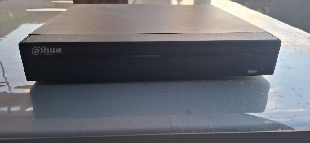 NVR 4 canale Dahua + HDD
