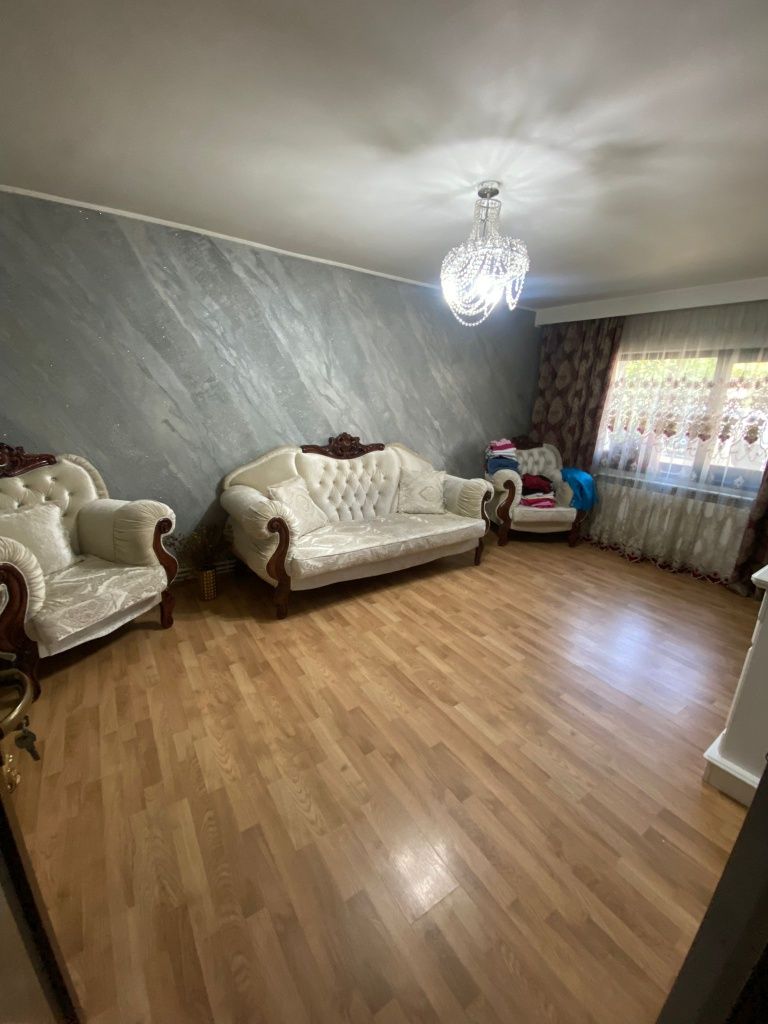 Închiriez apartament