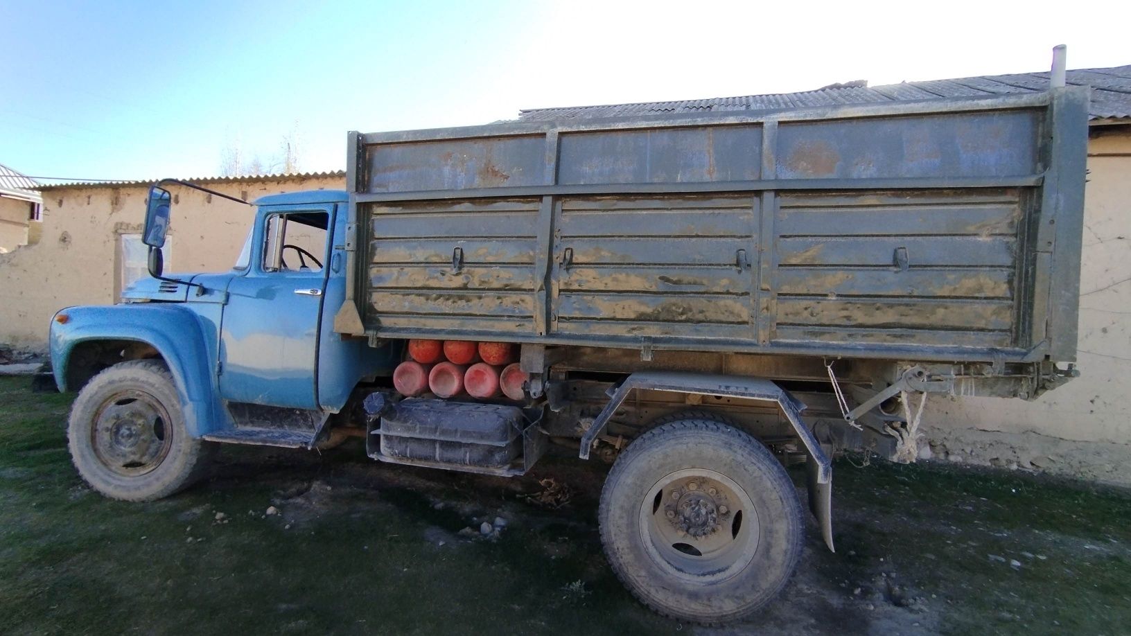 Zil 130 samosval