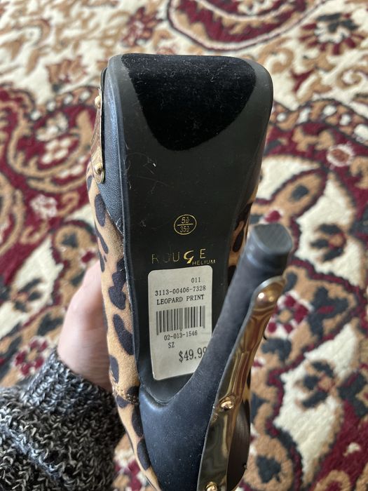 Туфли  пол сапоги  каблук новый 35 размер