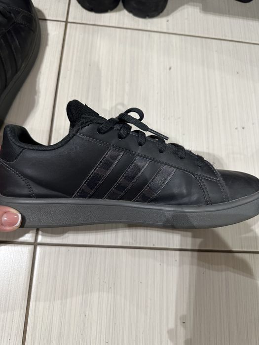 Маратонки Адидас 38