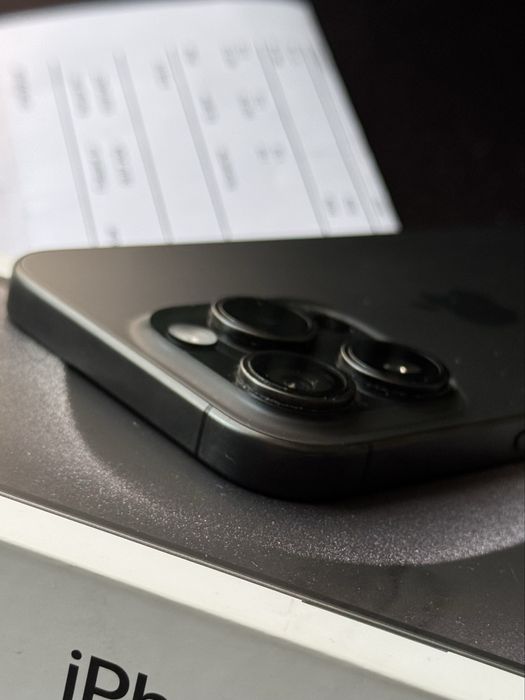 Apple iPhone 15 Pro - Black Titanium