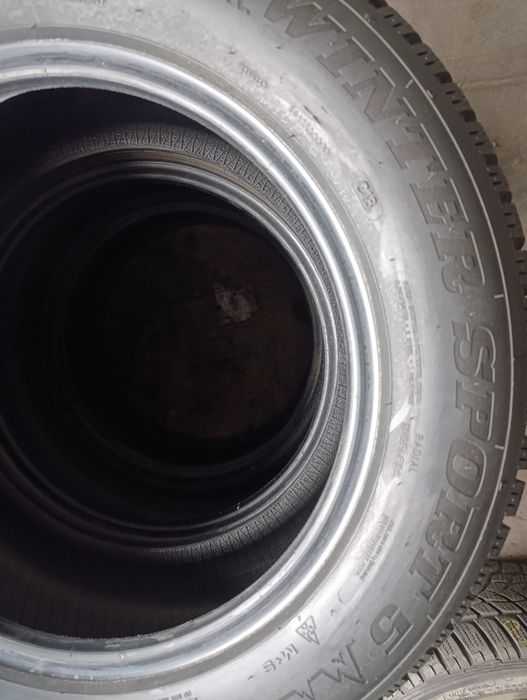 Anvelope de iarnă noi 215 60 16 Dunlop