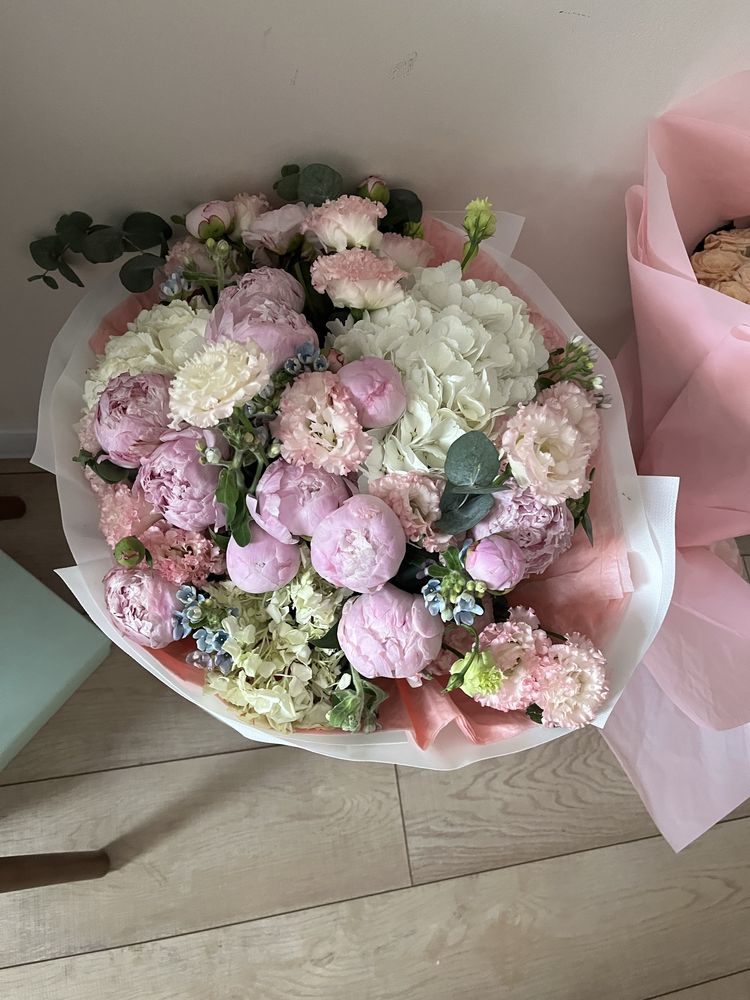 Продаю букет микс с пионами