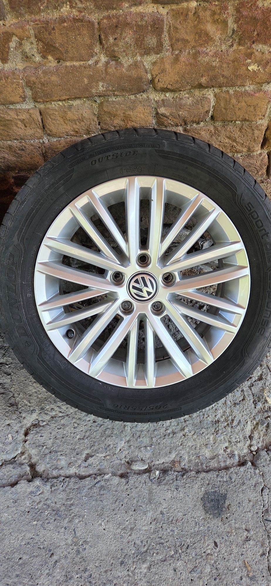 VW оригинални джанти със летни гуми 205/55/16 6J ET46 ЦО 56,6