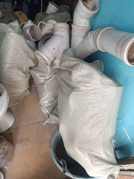 Отводы полуотводы бу на 100 пластиковые