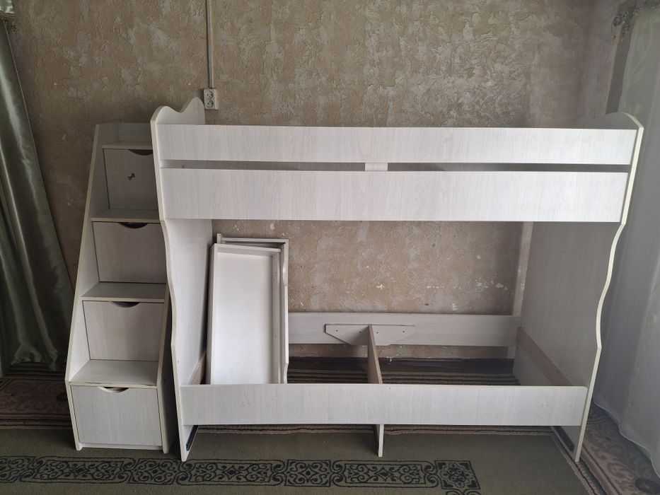Двухъярусная кровать продам