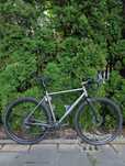 Vând bicicleta gravel din titan.