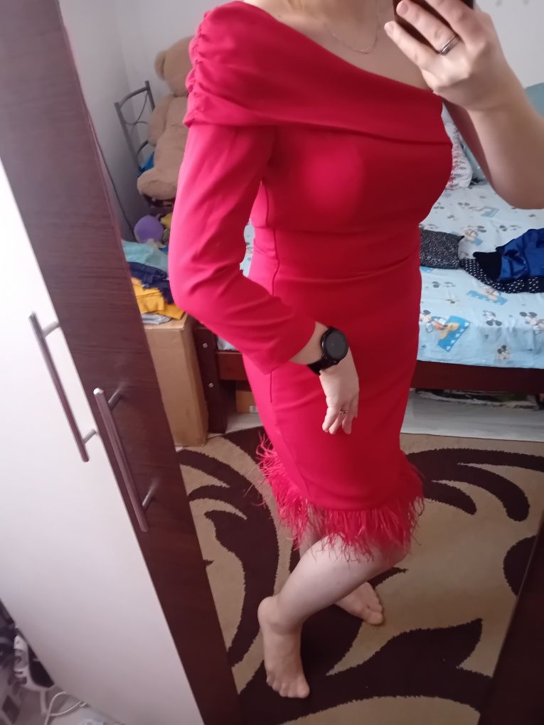 Rochie eleganta cu un umăr gol  M