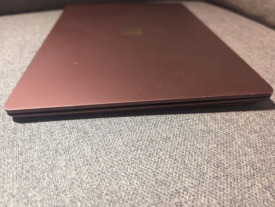 Microsoft surface laptop touchscreen 8gb 256gb