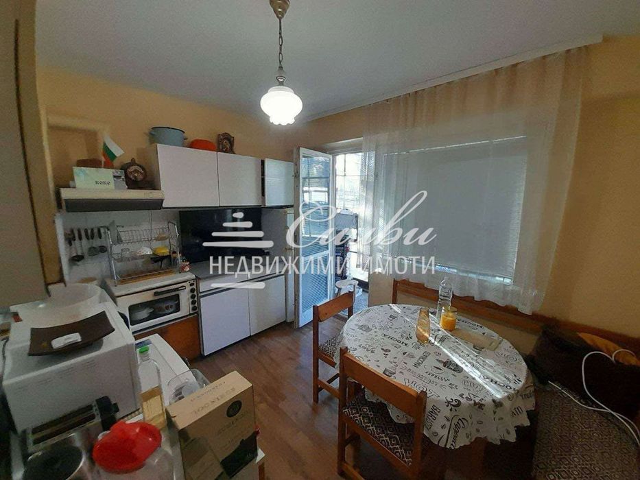 Просторен тристаен апартамент – кв. Добруджански!!!