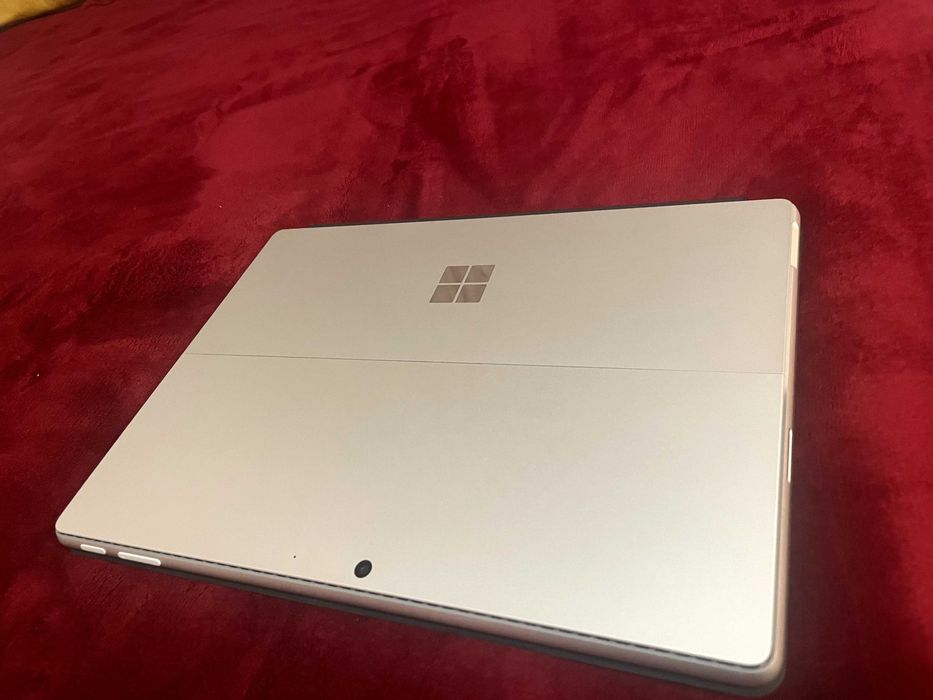 Microsoft Surface Pro 9 - I7 12th-16GB-256GB - Tastatura si Pen ORG