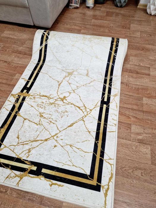 80/480 см ПЪТЕКА с ефект на мрамор и златисти акценти