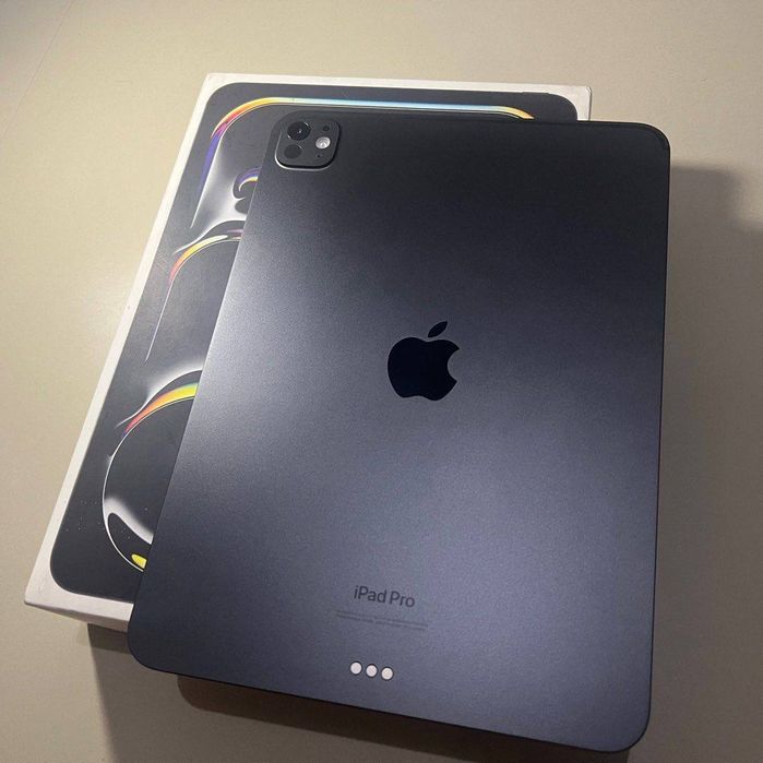 iPad Pro 11” M4 - 256GB, Wi-Fi - В идеальном состоянии!