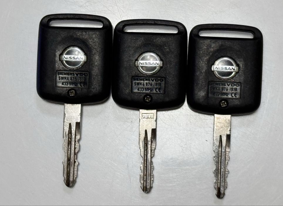 Оригинален ключ за Nissan с 2бутона с платка различни модели