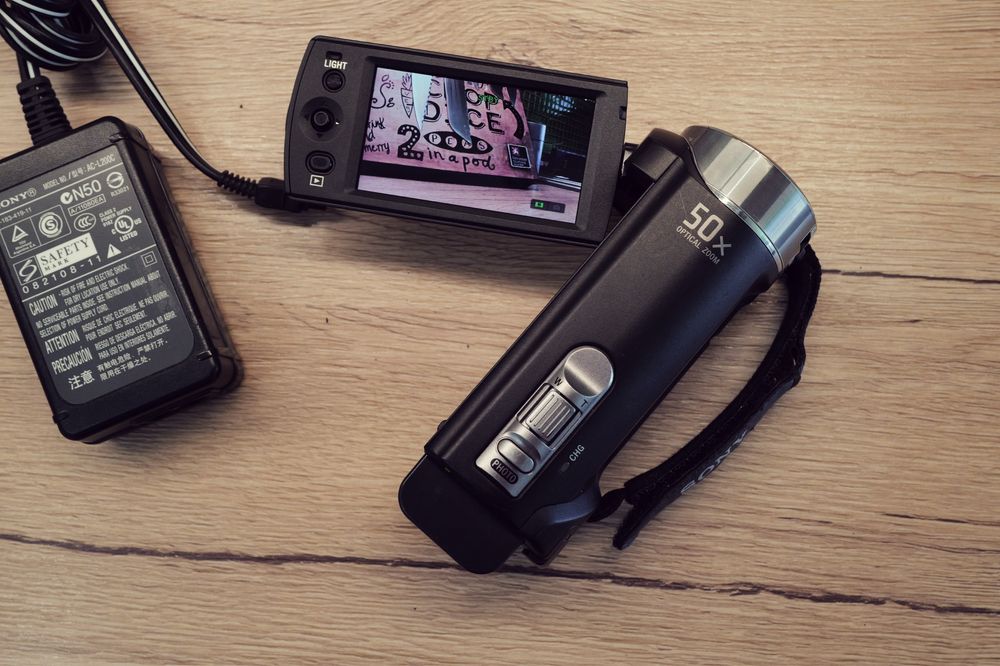 Camera Video Sony Handycam CCD cu SD card si incarcator original