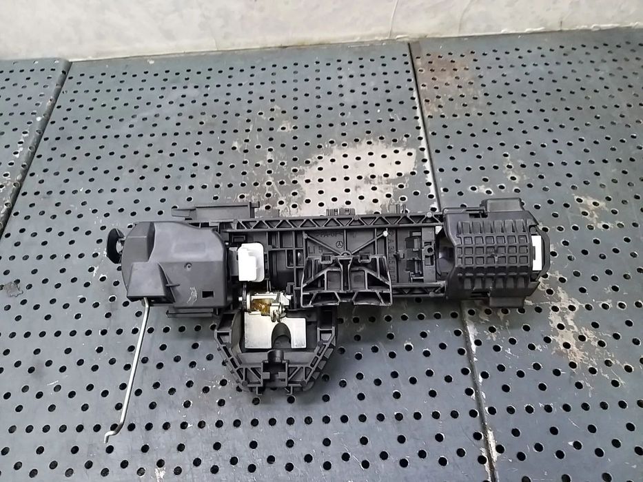 Maner usa stanga fata mercedes cla x117 a2047601534