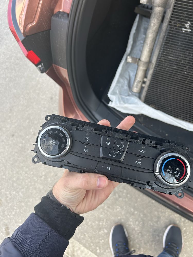 Ford Transit Custom няколко управления климатик и топлообменници
