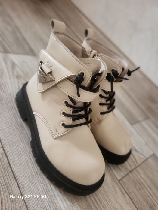 Продам детские ботиночки