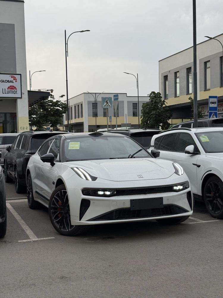 Zeekr 001 You Z sport Full 656 km Notarusga tayyor