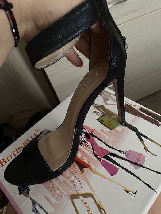 Sandale din piele ecologica marime 36