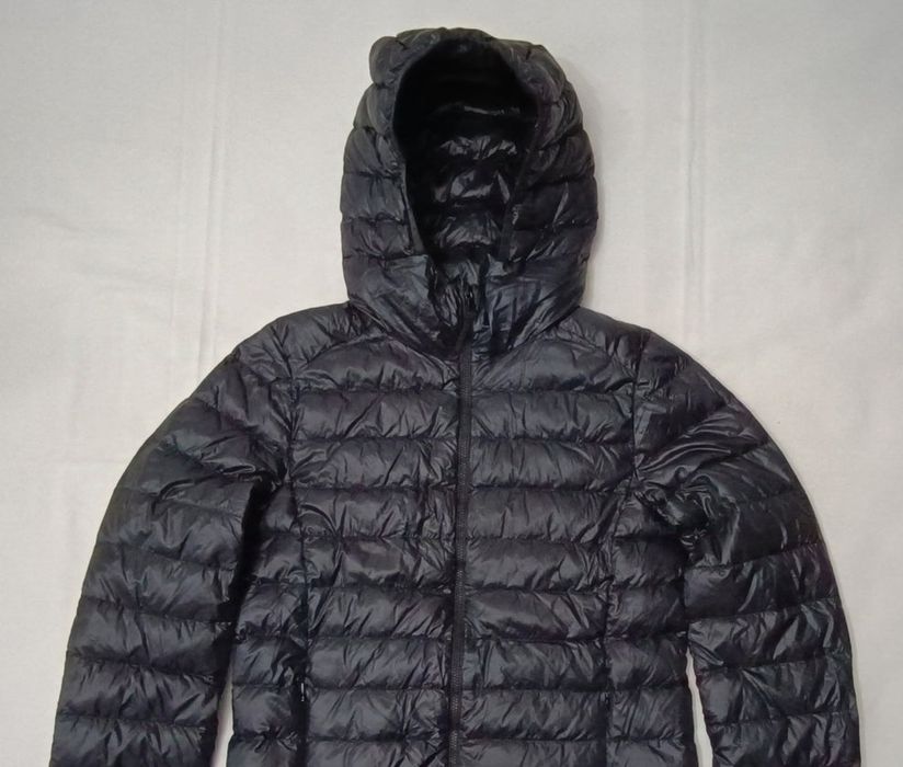 Uniqlo Down Puffer Jacket оригинално пухено яке S черна пухенка