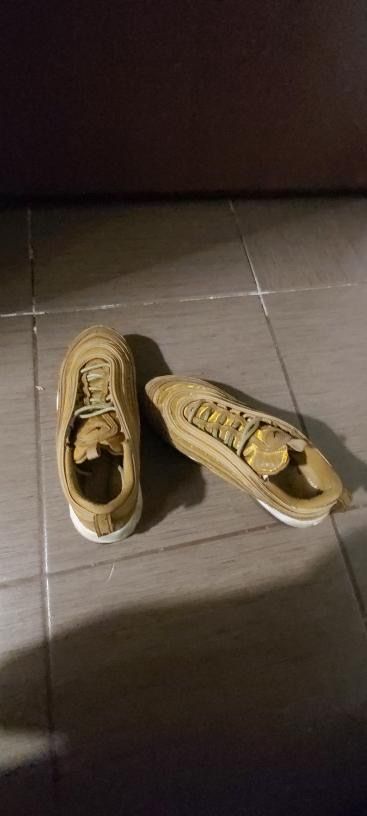 URGENT vand adidasi air max marimea 36.5