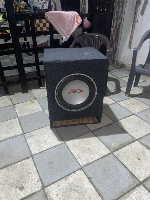 Vand subwoofer Alpine swr 1541D sau schimb cu unu de 12 inch