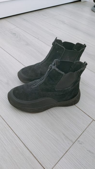 Продам детскую обувь ботинок туфельки в подарок