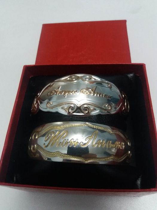 Серебряная     браслет.