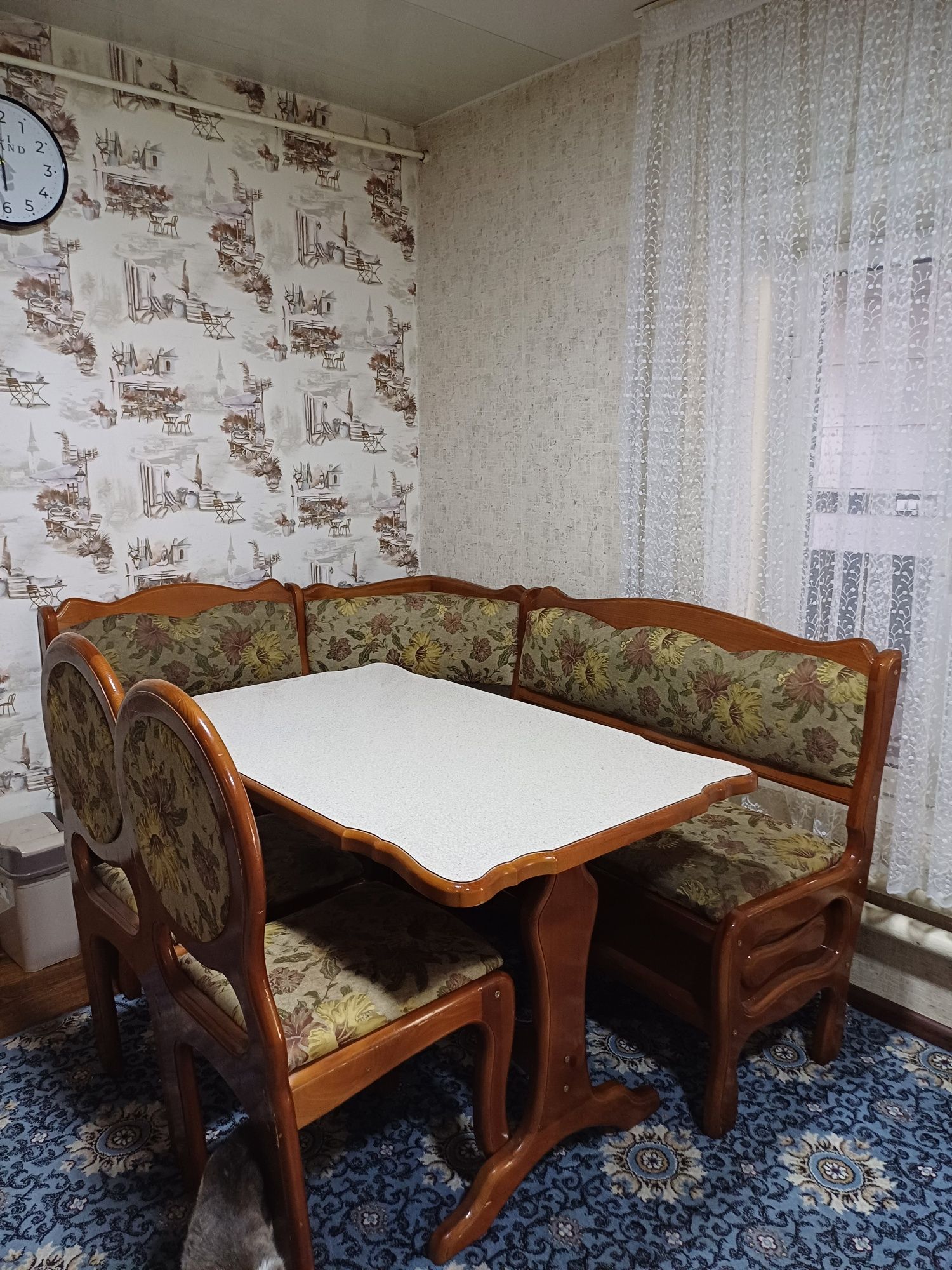 Мебель уголок шторы выточка гилам
